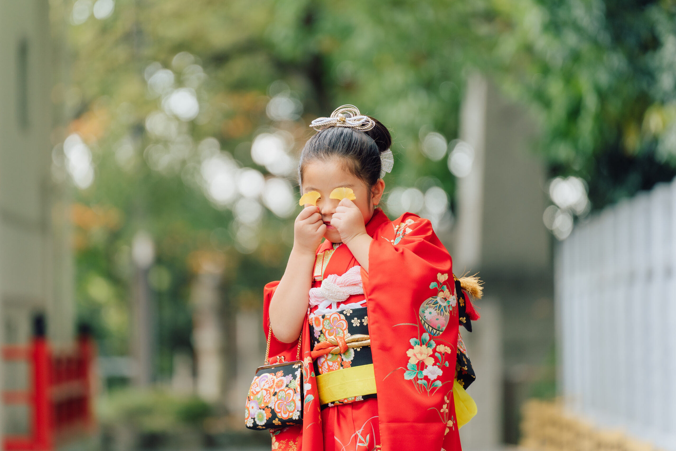 Kimono portrait with lanterns, warm tone