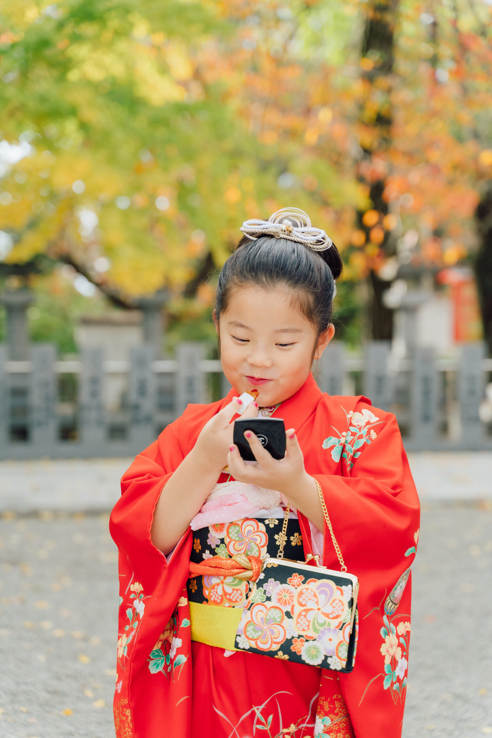 Walking through Gion at dusk, couple moment