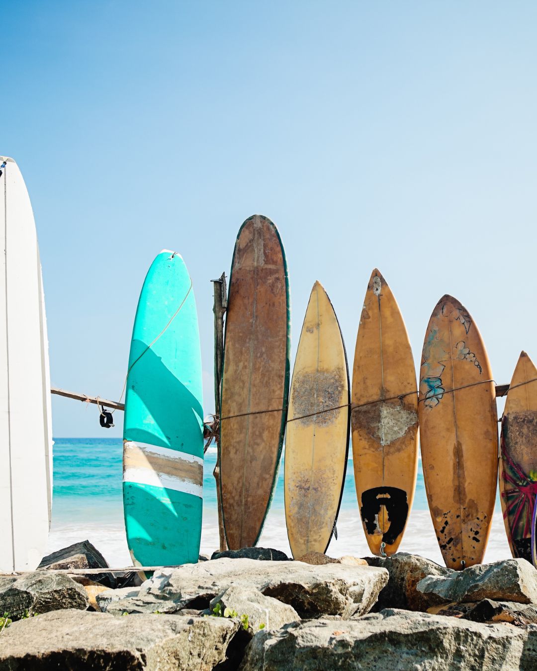 Shoulder-high clean wall